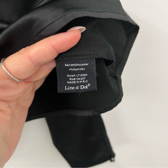 Line & Dot Blouse - Picture 5 of 7